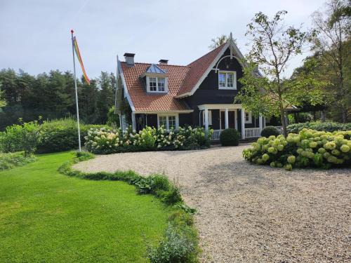 Huize Koempoelan | Naarden