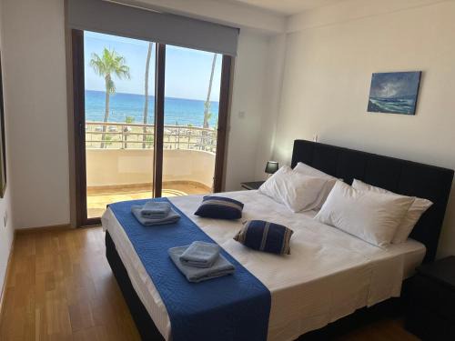 Ithaki Phinikoudes No | Larnaca City Centre
