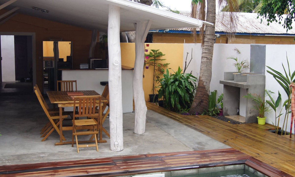 Jacaranda Case People | La Saline Les Bains