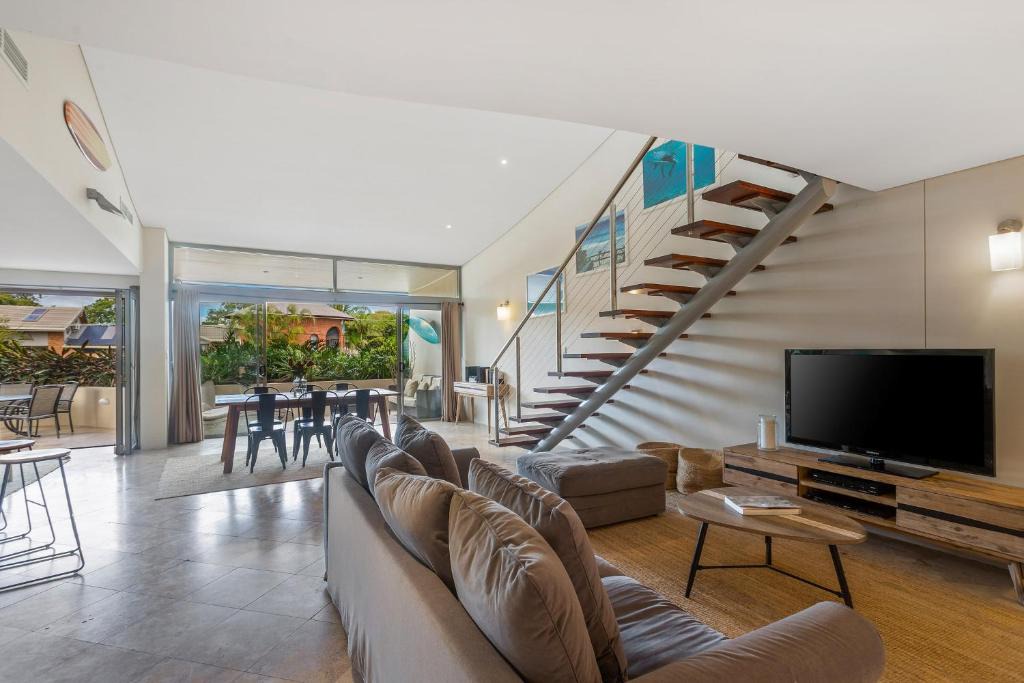 Jades Lawson | Byron Bay
