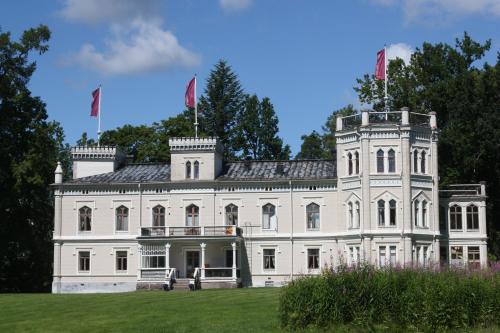 Kartanohotelli Karhulan Hovi | Karhula