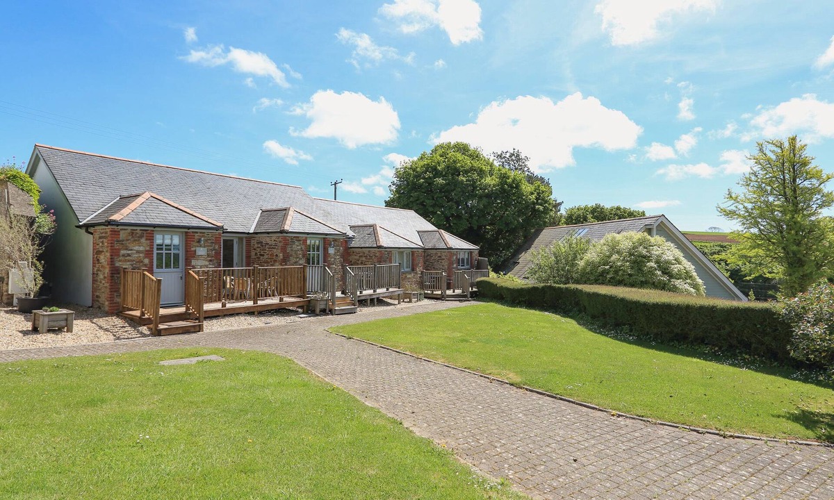 Keepers Hillfield Village | Bugford