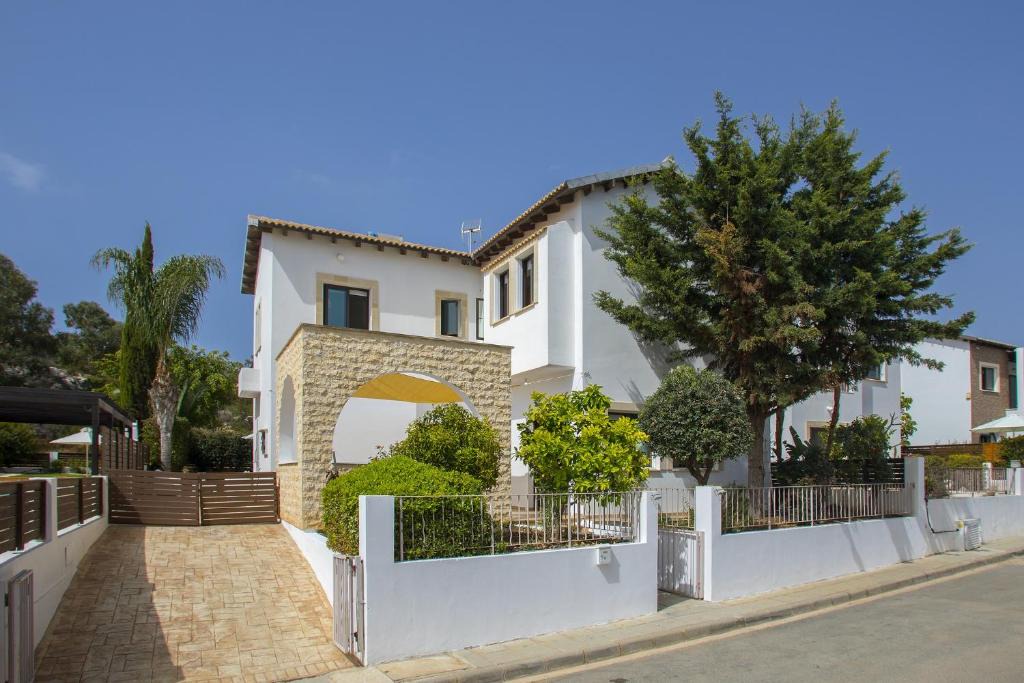 Konnos | Cape Greko