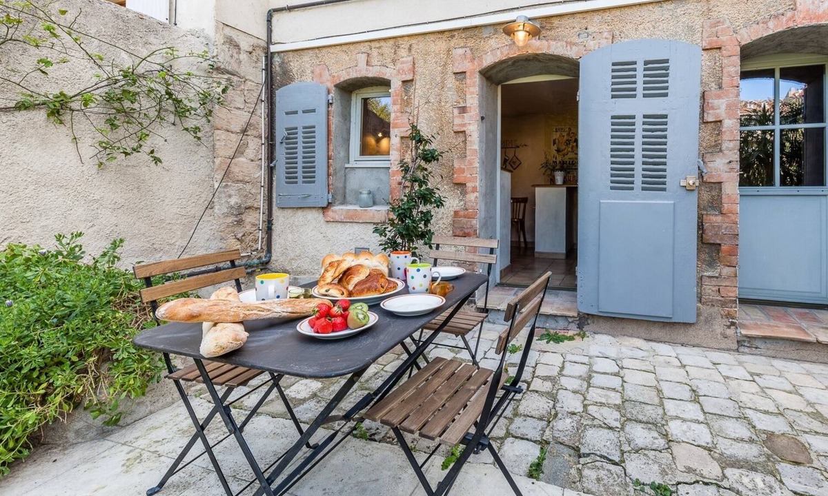 Carnoux Provence Chalet | Les Cinq Avenues