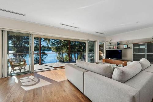 James Cres | Kings Point