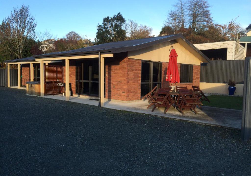 Lawrence Townhouse Accommodation | Lawrence