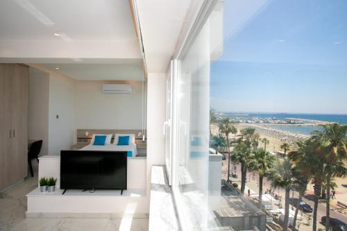 Les Palmiers Beach | Larnaca City Centre
