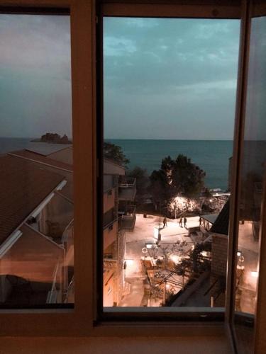 Lux | Petrovac