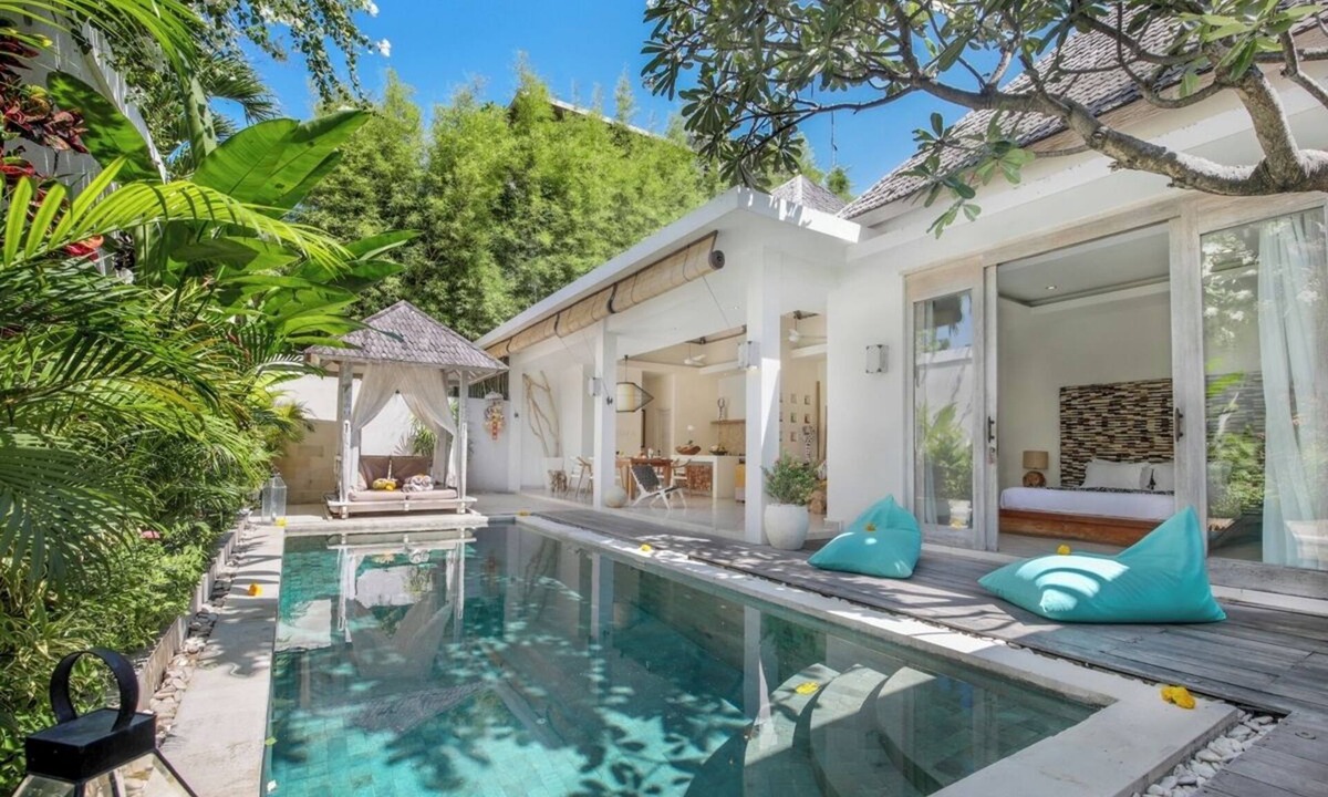 Villa Safari | Sunset Road
