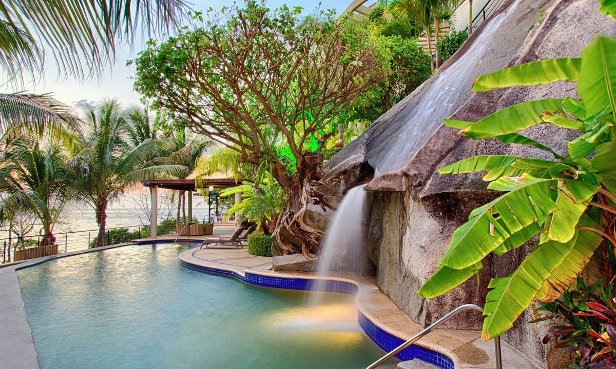 Beach Frontage Villa Rent | Boca de Tomatlan