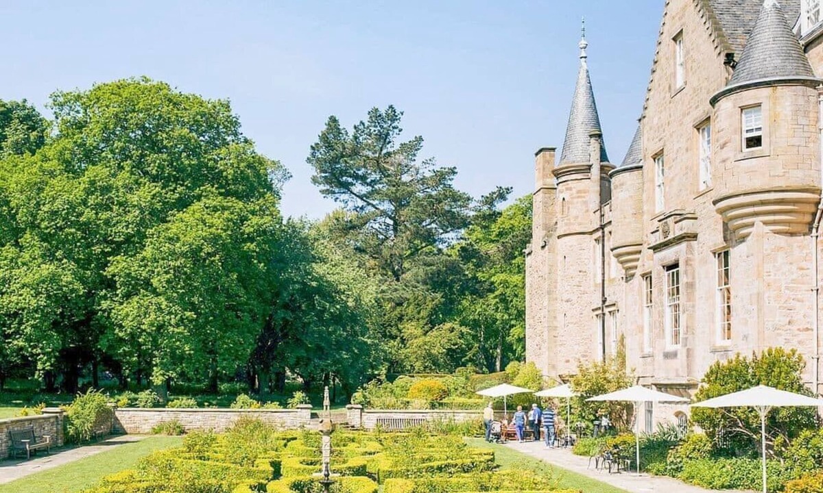 Lodge Acres Of Gardens At Carberry Estate | Carberry