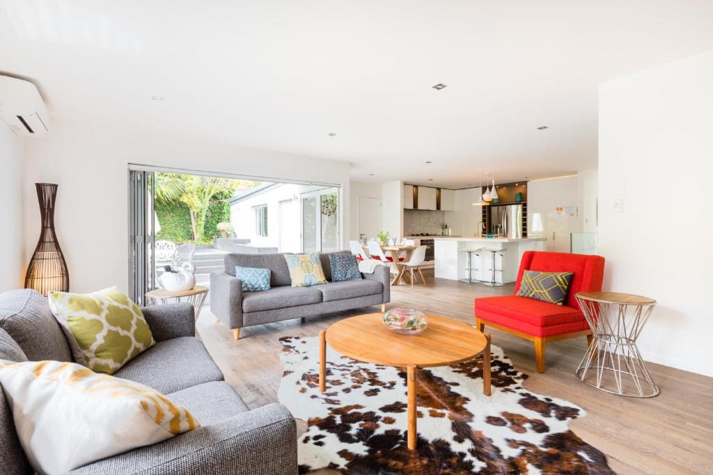 Takapuna | Castor Bay
