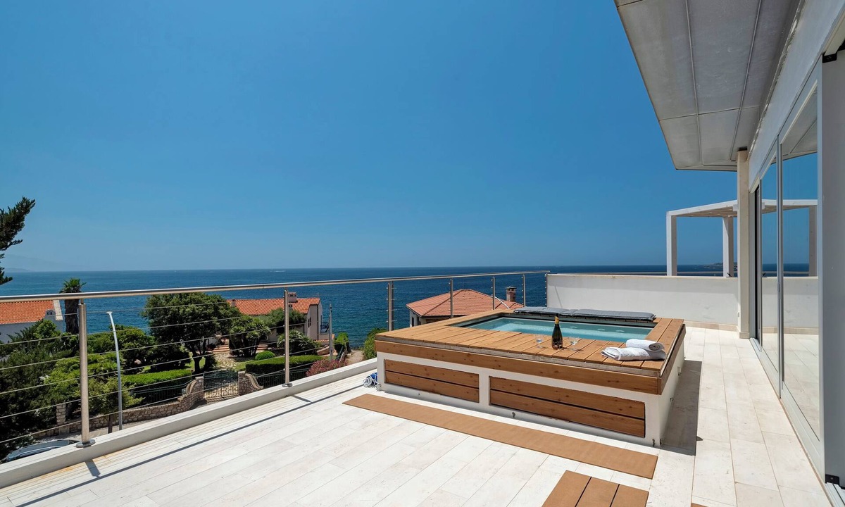 Villa Seafront Fertilia | Fertilia