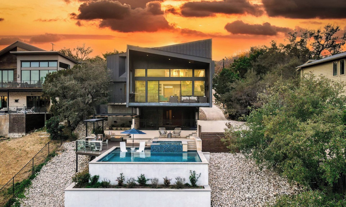 Cozysuites Skyline Barton Creek | Apache Shores