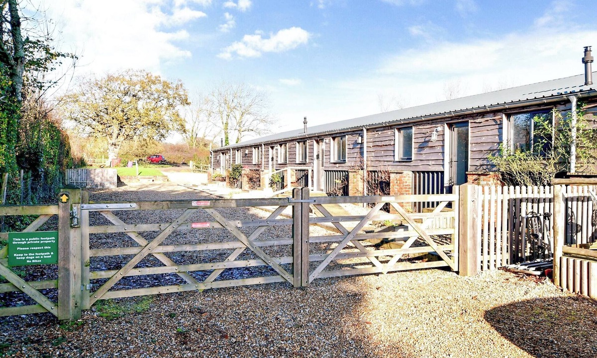 Accommodation Newbridge Nr Yarmouth | Ningwood
