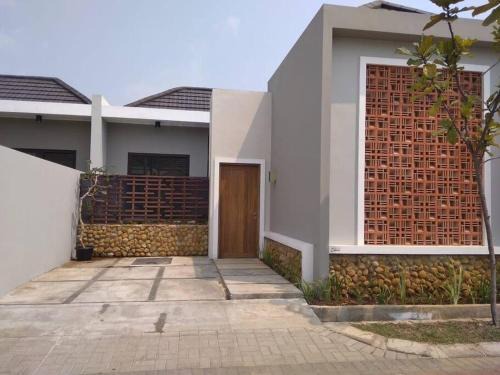 O Villa Ubud Anyer | Bandulu