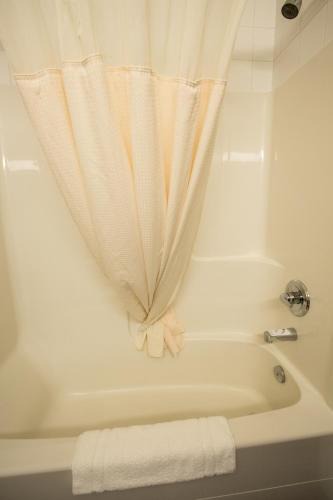 Merit Hotel | Fort McMurray