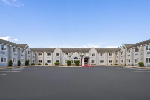 Microtel Inn | Latham