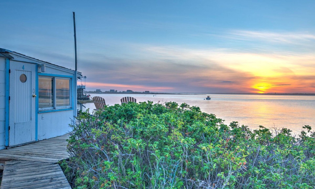 Renovated Bayside Sunroom Deck | Westhampton Beach