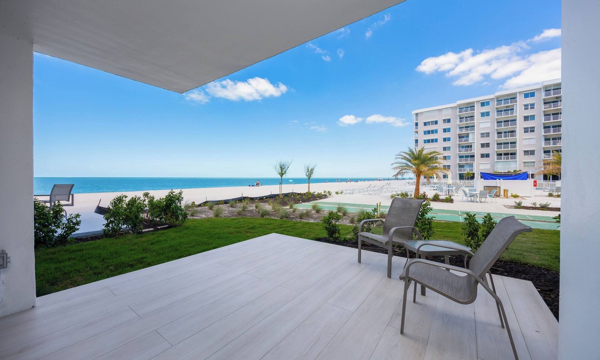 Hilton Naples | Moorings