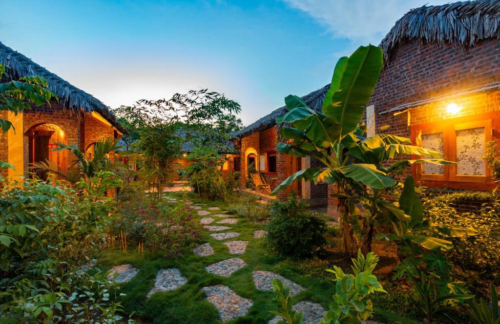 Ninh Palm Homestay | Gia Vien