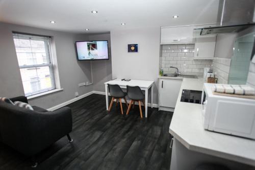 No Inn | Newark