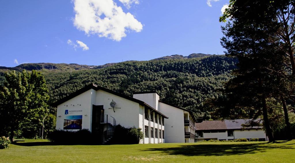 Nordfjord Hotell | Nordfjordeid