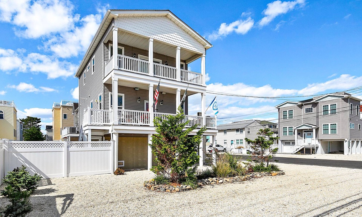 The Beach | Holgate