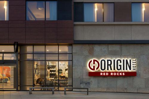 Origin Rocks Wyndham Hotel | Golden