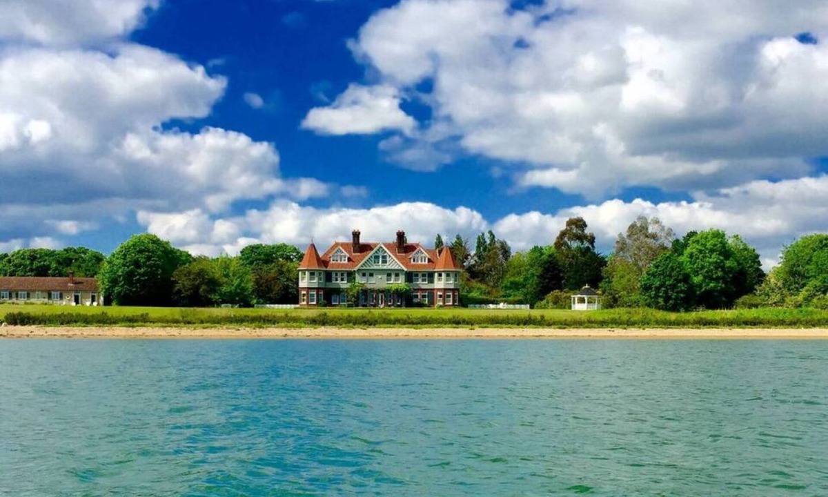 Manor Beach Osea Island Essex | Maldon