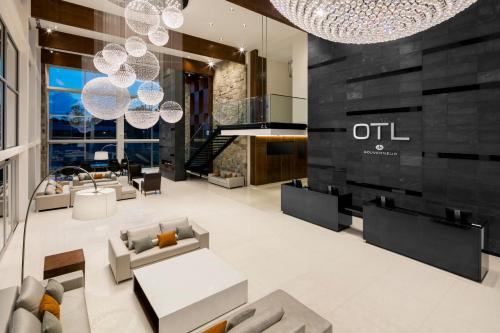 Otl Gouverneur | Sherbrooke