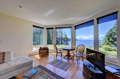 Pacific Coast Beach | East Sooke