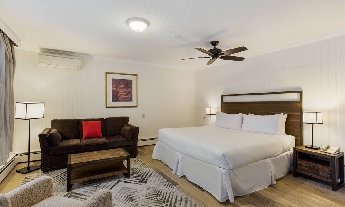 Palmer Resort | Manchester Center