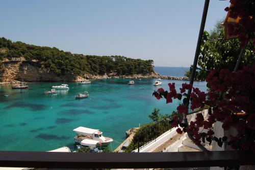 Pension Dimitra | Votsi