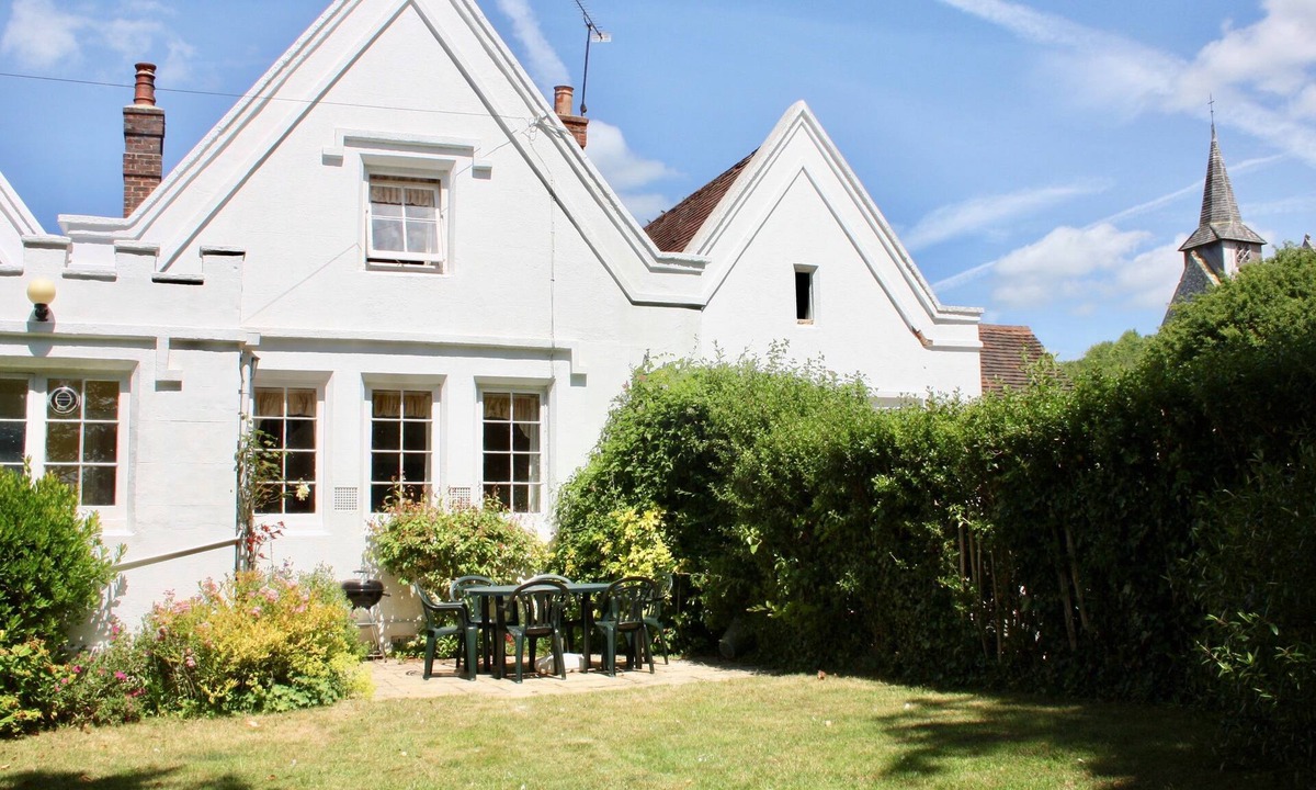 Pepper Pot Cottage Compton | Compton