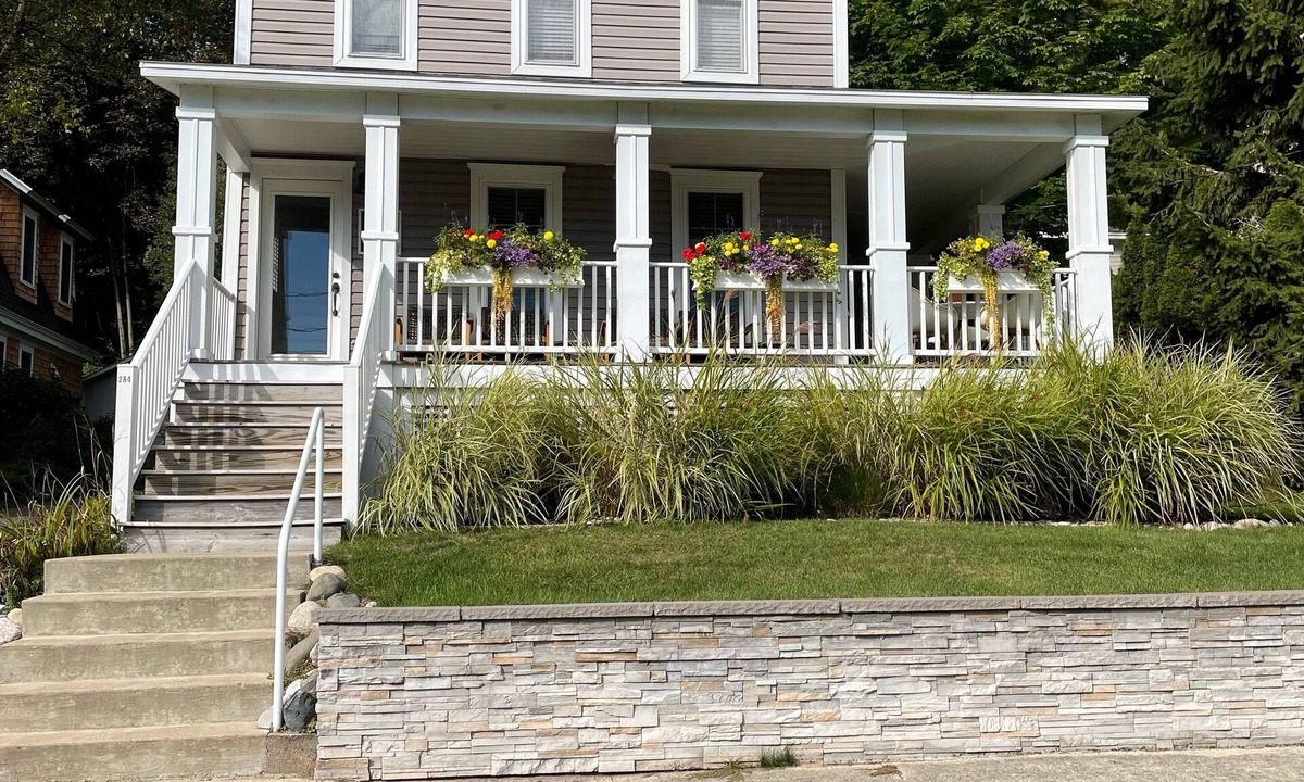 Harbor Cove Springs | Harbor Springs