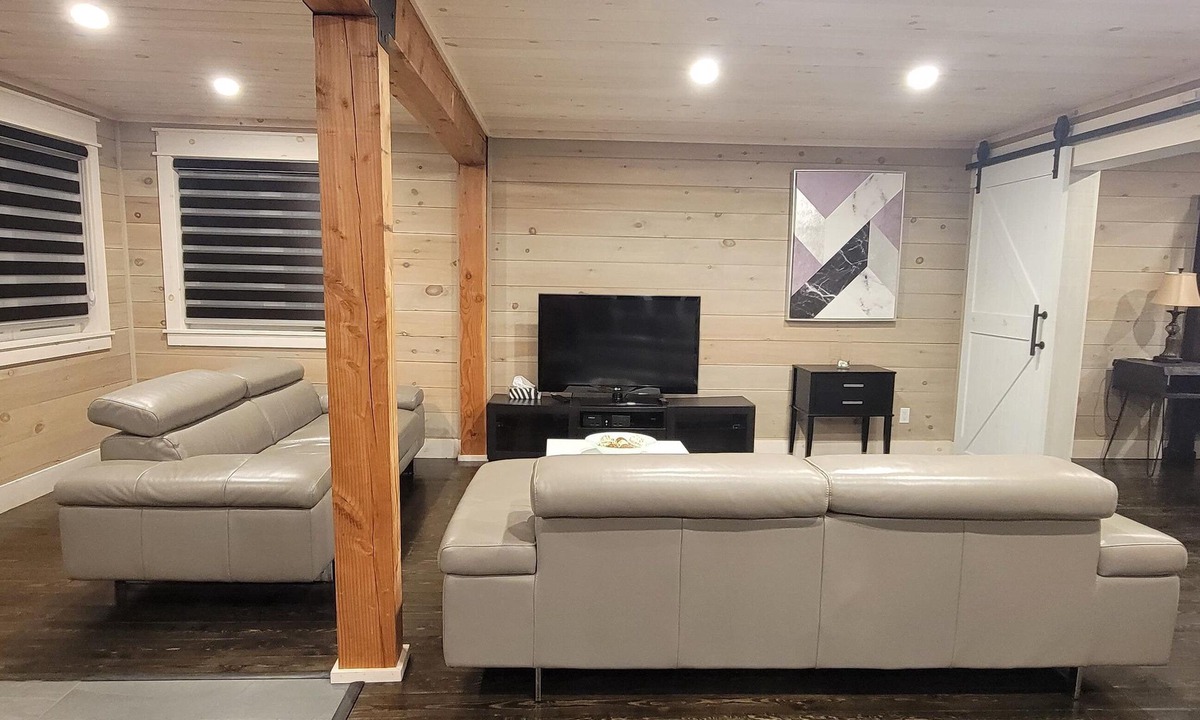 Echo Beach Bdrm Cottage Magnetawan | Port Carling
