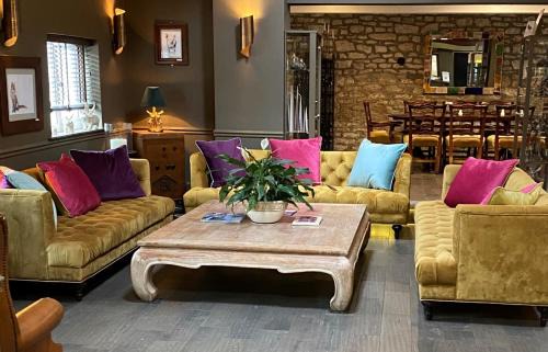 Pettifers Hotel | Crudwell