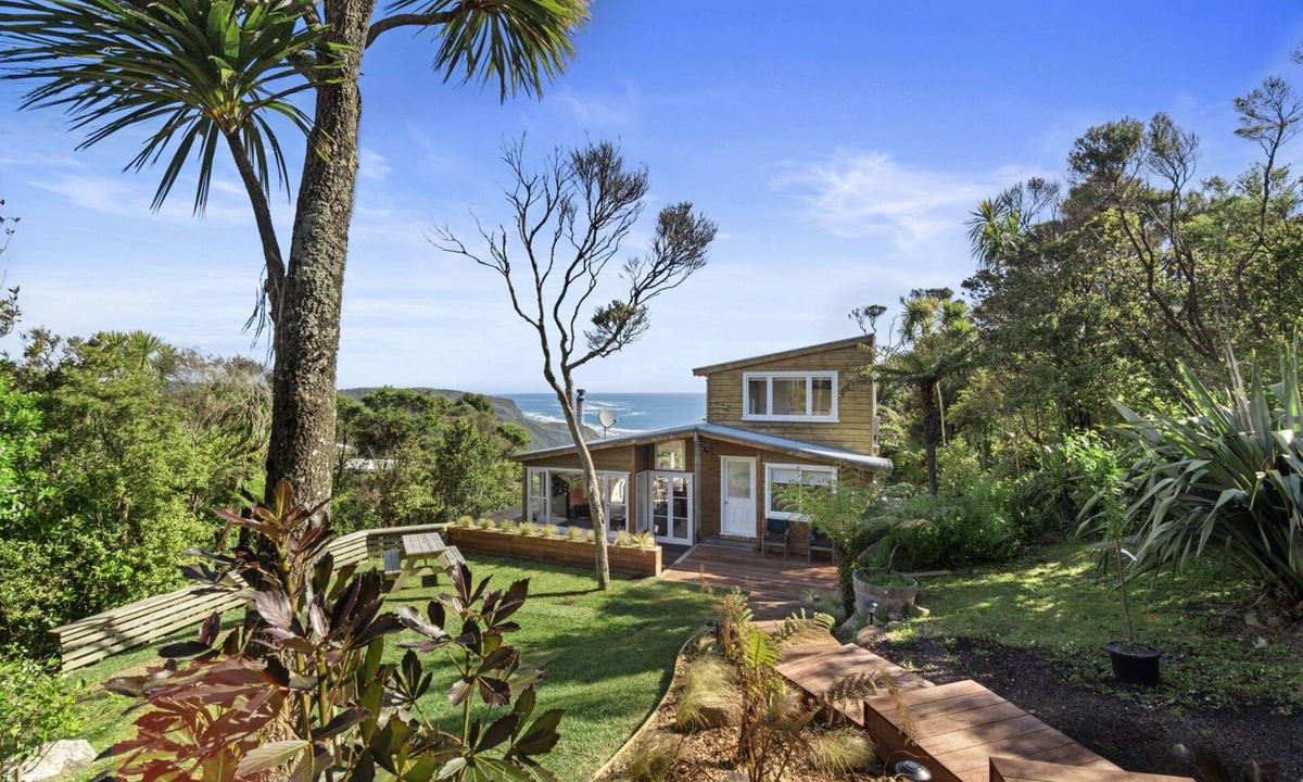 Piha | New Lynn