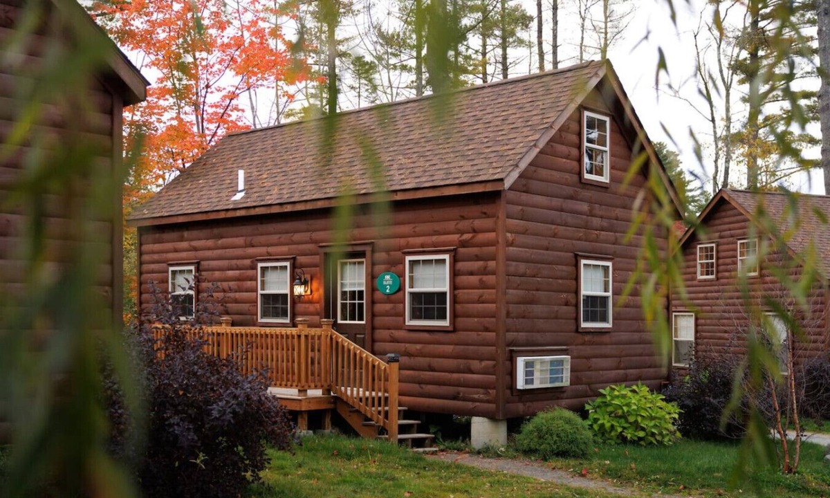 Lakeside Pine Cozy Log | Bethlehem