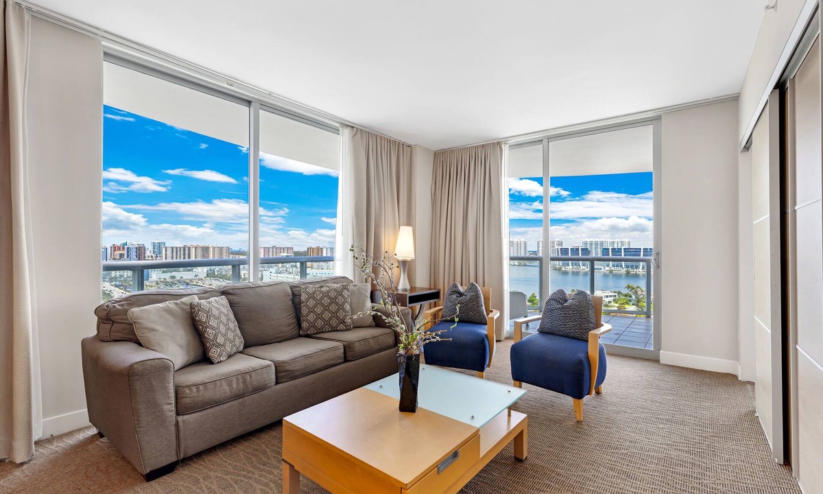 Marenas Beach Resort | Sunny Isles Beach