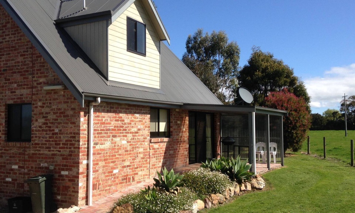 Prom Coast Holiday Lodge Cottage | Waratah North