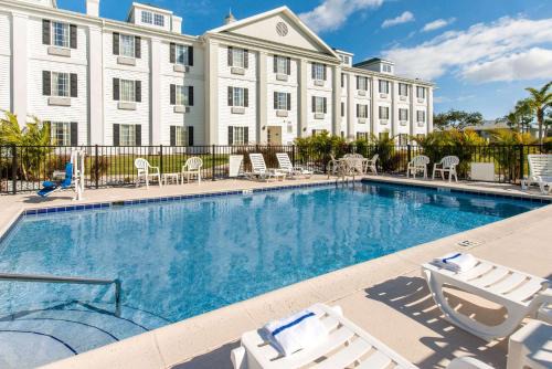 Quality Inn Palm Bay Melbourne | Interchange Square