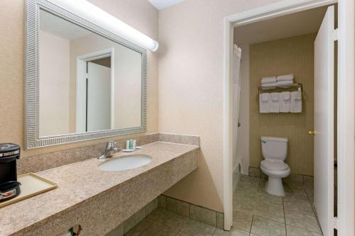 Quality Inn Camp Pendleton | Mira Costa
