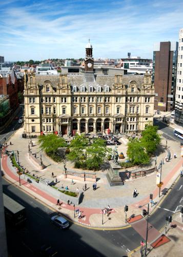 Quebecs | Leeds City Center