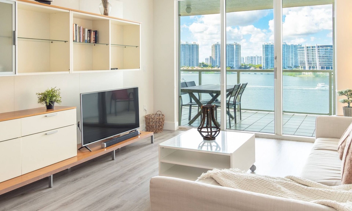 Isles Beach | Sunny Isles Beach