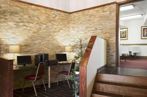 Days Inn | New Stanton