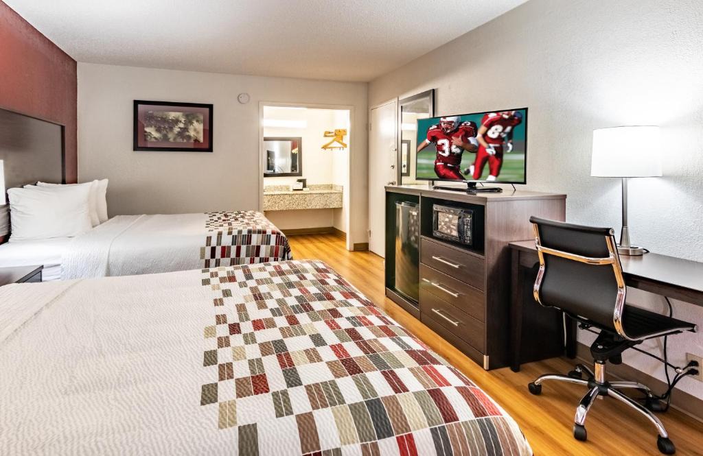 Red Roof Inn Forsyth | Forsyth