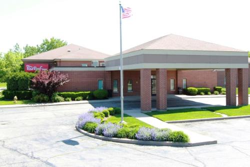 Naperville Inn | Waukegan