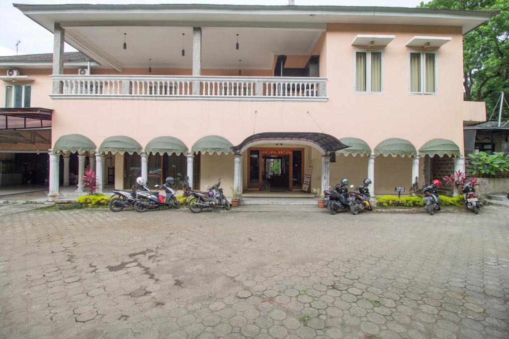 Reddoorz Kebun Raya | Bogor Tengah